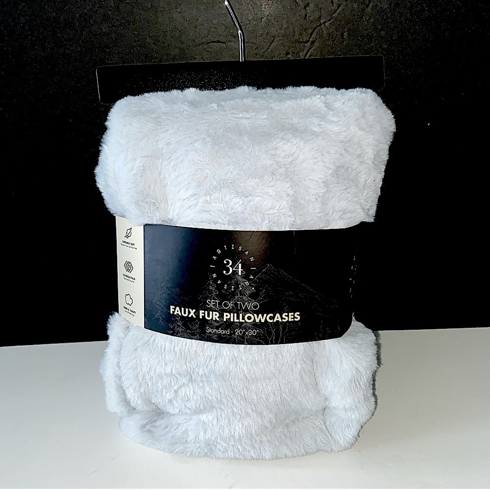 NWT Artisan 34 Faux Fur Standard shams 20 x 30 Silver Fluffy Soft
